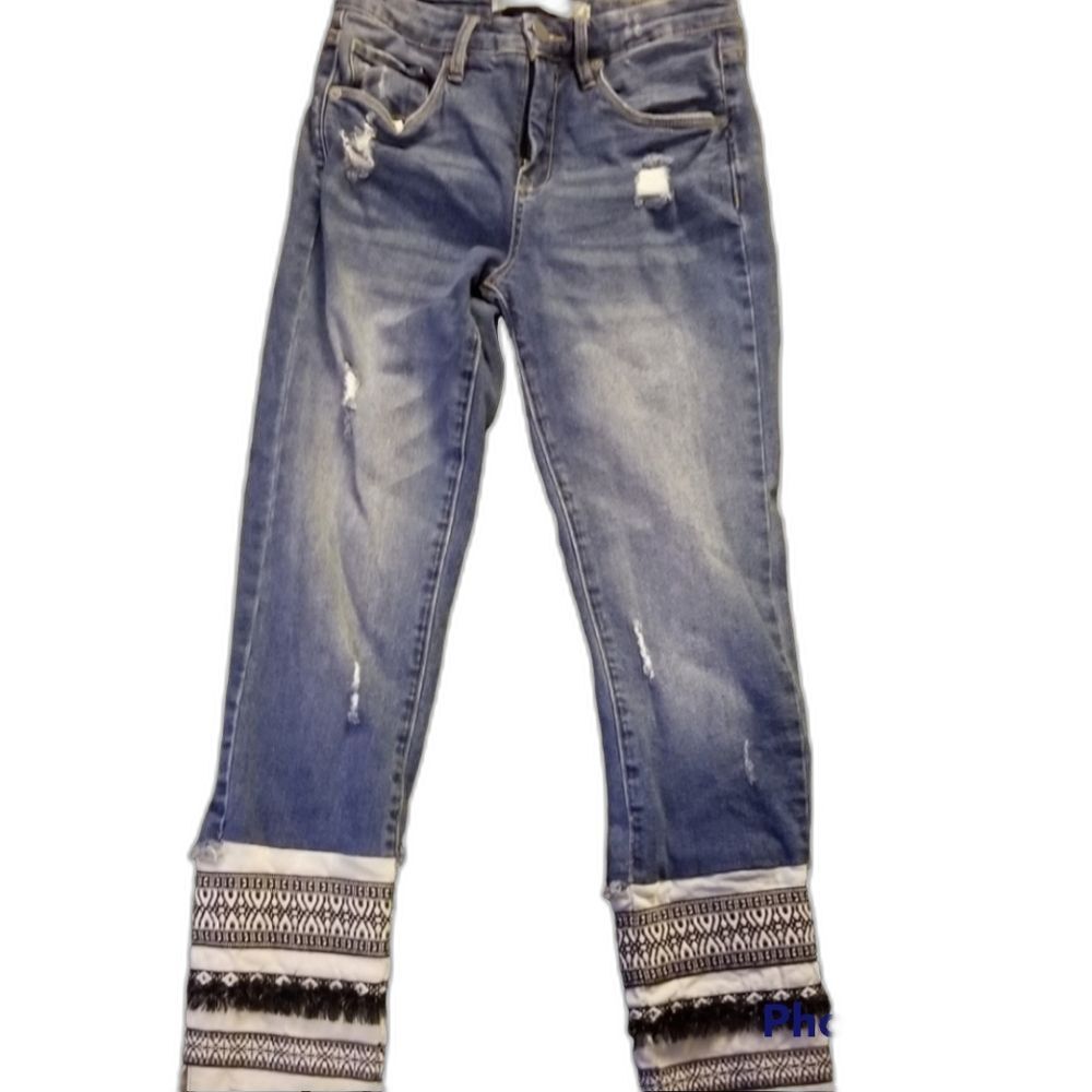 Chelsea & Violet Distressed Blue Jeans Size 25 Denim